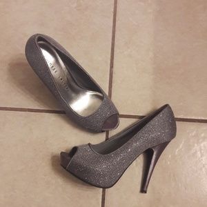 Chinese Laundry/ Glitter/ Peep Toe/Platform Heels